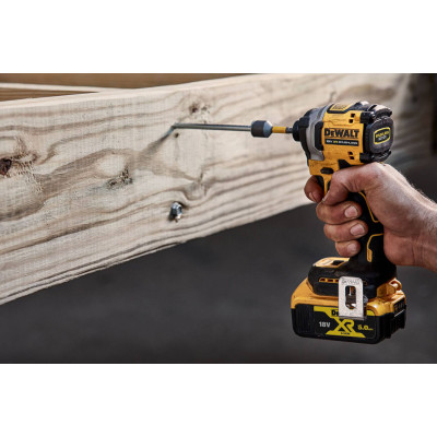 Винтовёрт ударный аккумуляторный бесщёточный DeWALT DCF850P2T