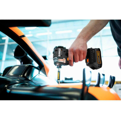 Винтовёрт аккумуляторный DeWALT McLaren F1 TEAM LIMITED EDITION DCF85ME2GT