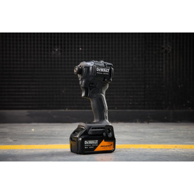 Винтовёрт ударный аккумуляторный DeWALT McLaren F1 TEAM SPECIAL EDITION DCF86MM2T
