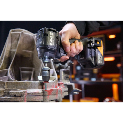 Винтовёрт ударный аккумуляторный DeWALT McLaren F1 TEAM SPECIAL EDITION DCF86MP2T