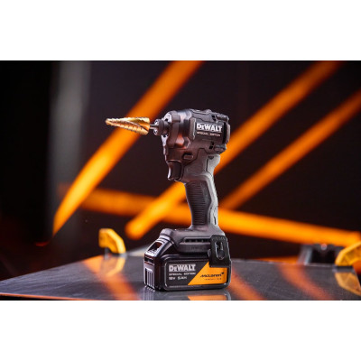 Винтовёрт ударный аккумуляторный DeWALT McLaren F1 TEAM SPECIAL EDITION DCF86MP2T