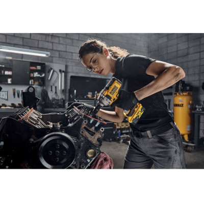 Гайковерт ударний акумуляторний безщітковий DeWALT DCF891NT без АКБ