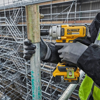 Акумуляторний ударний гайковерт DeWALT DCF894N без АКБ
