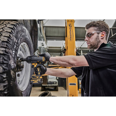 Гайковерт ударний акумуляторний безщітковий DeWALT DCF900P2G