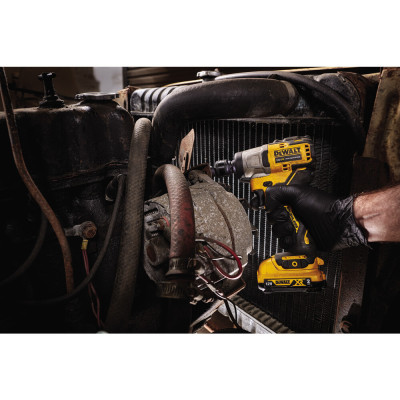 Гайковерт ударный акумуляторний безщітковий DeWALT DCF902D2