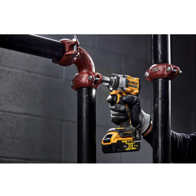 Гайковерт ударний акумуляторний безщітковий DeWALT DCF921NT без АКБ