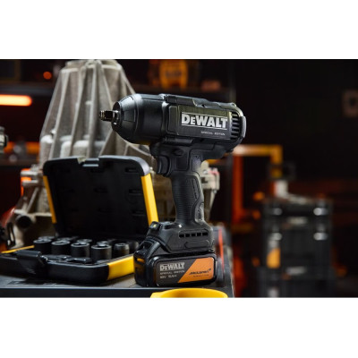 Гайковерт ударний акумуляторний DeWALT McLaren F1 TEAM SPECIAL EDITION DCF99MP2T