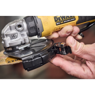Угловая шлифмашина аккумуляторная DeWALT DCG404NT без АКБ
