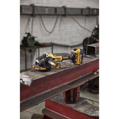 Угловая шлифмашина аккумуляторная DeWALT DCG405P3