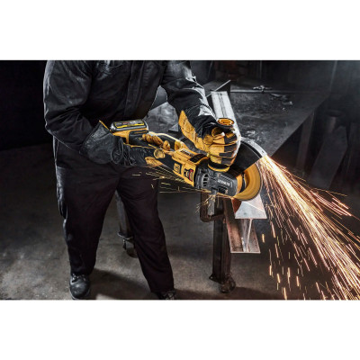 Угловая шлифмашина аккумуляторная DeWALT DCG460NK без АКБ