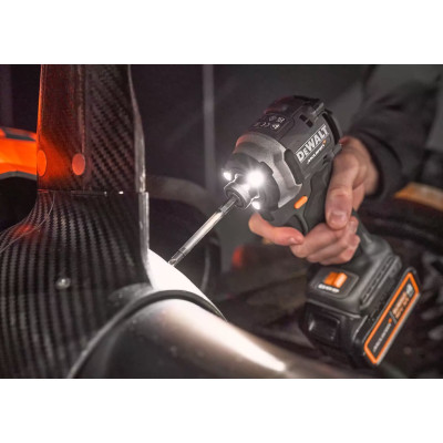 Набір акумуляторних інструментів DeWALT McLaren F1 TEAM LIMITED EDITION DCK200MP2T