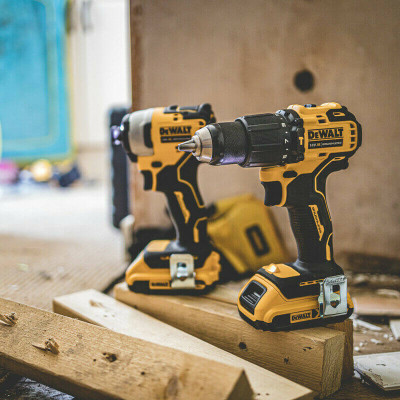 Набір акумуляторних інструментів DeWALT DCK2062D2T