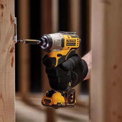 Набір акумуляторних інструментів DeWALT DCK2110L2T