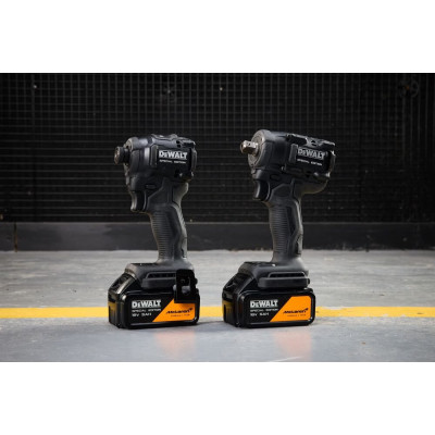 Набір акумуляторних інструментів DeWALT McLaren F1 TEAM SPECIAL EDITION DCK2224MP2T
