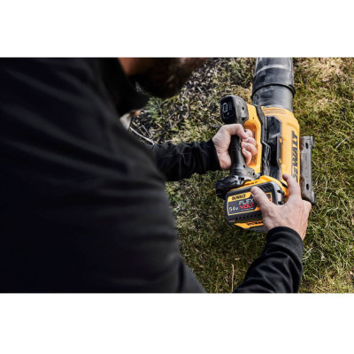 Повітродувка акумуляторна DeWALT DCMBL777X1