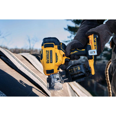 Пістолет цвяхозабивний акумуляторний безщітковий DeWALT DCN45RND2