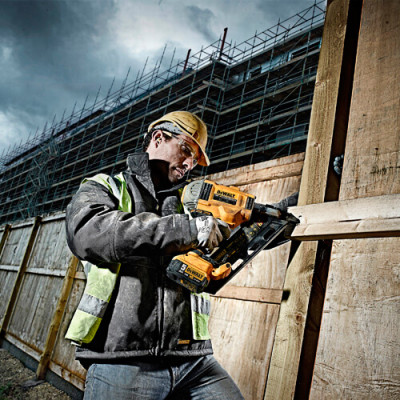 Аккумуляторный гвоздезабиватель DeWALT DCN692N без АКБ