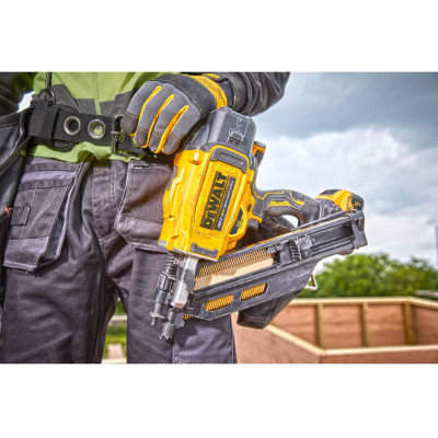 Гвоздезабиватель аккумуляторный DeWALT DCN930P2