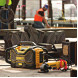 Радіоприймач - зарядний пристрiй DeWALT DCR027