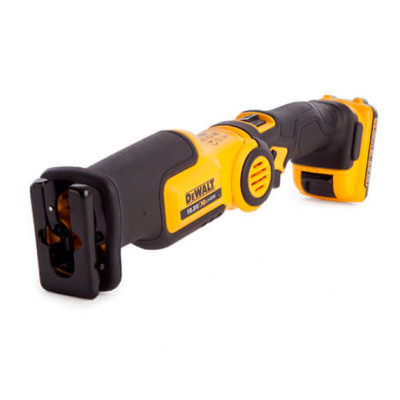 Аккумуляторная сабельная пила DeWALT DCS310D2
