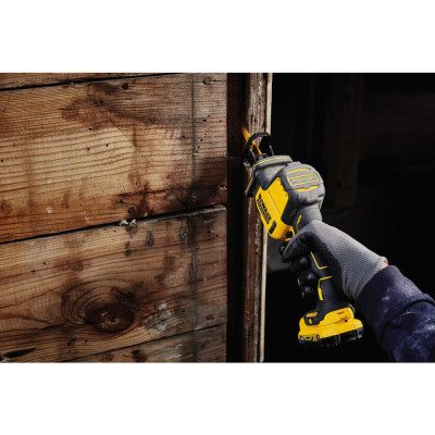 Сабельная пила аккумуляторная DeWALT DCS312D2