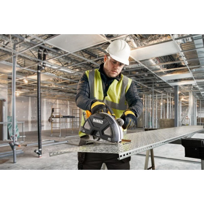 Дискова пила по металу акумуляторна DeWALT DCS383H2