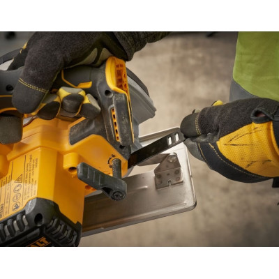 Дискова пила по металу акумуляторна DeWALT DCS383N без АКБ