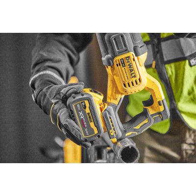 Сабельная пила аккумуляторная DeWALT DCS386T1
