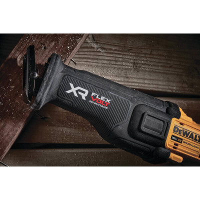 Сабельная пила аккумуляторная DeWALT DCS386T1