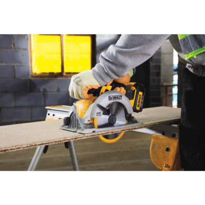Акумуляторна дискова пила DeWALT XR Li-Ion DCS391N без АКБ