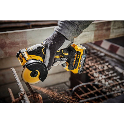 Дисковая пила аккумуляторная DeWALT DCS438N без АКБ
