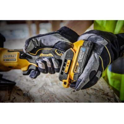 Дисковая пила аккумуляторная DeWALT DCS571E1T