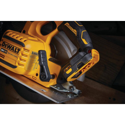Дисковая пила аккумуляторная DeWALT DCS573NT без АКБ