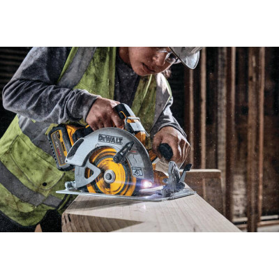 Дискова пила акумуляторна DeWALT DCS573T1
