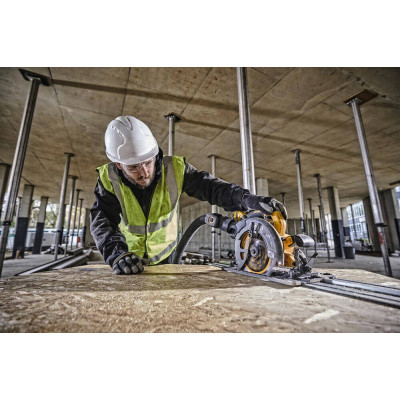 Дискова пила акумуляторна DeWALT DCS579T2