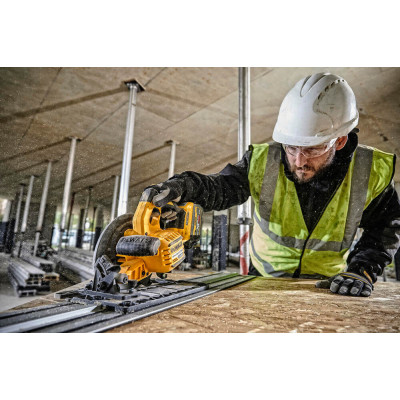 Дискова пила акумуляторна DeWALT DCS579X2