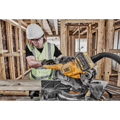 Торцовочная пила аккумуляторная DeWALT DCS781X2