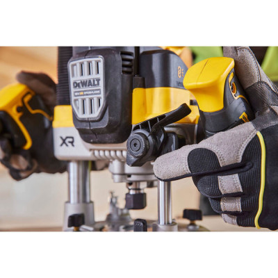 Фрезер акумуляторний занурювальний DeWALT DCW620NT без АКБ