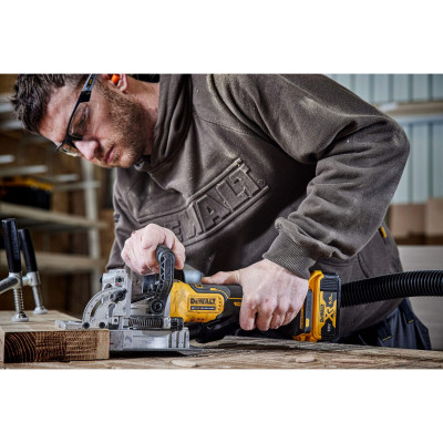 Фрезер акумуляторний ламельний DeWALT DCW682P2