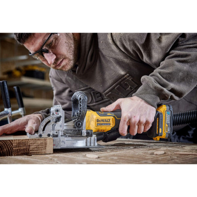 Фрезер акумуляторний ламельний DeWALT DCW682P2