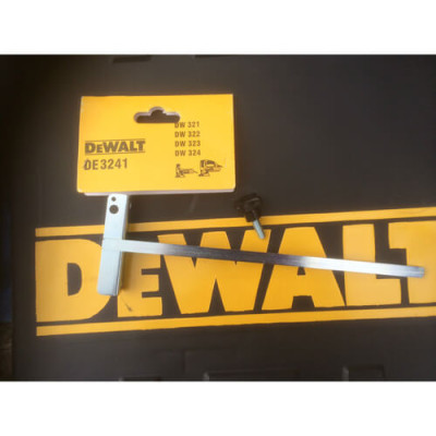 Паралельна направляюча для лобзикових пил DeWALT DE3241