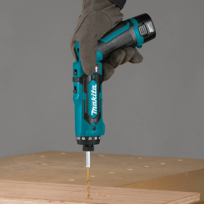 Акумуляторна викрутка Makita DF012DSE