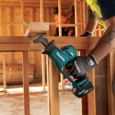 Сабельная пила аккумуляторная Makita DJR189RTJ