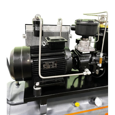 Компресор гвинтовий масляний GTM DLG7.5V