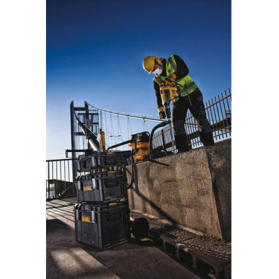 Бур с полым стволом DeWALT 16х400х600 мм SDS-Max DT60230