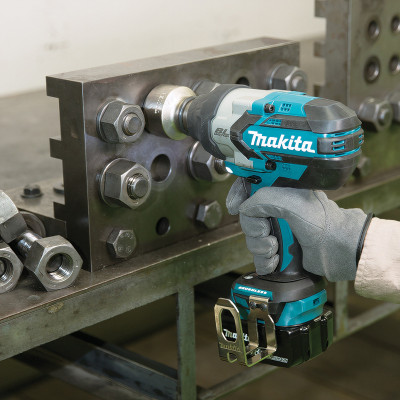 Гайковерт ударний акумуляторний Makita DTW1001RTJ