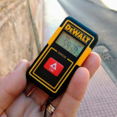 Далекомір лазерний DeWALT DW030PL