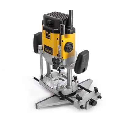 Фрезер DeWalt DW625E