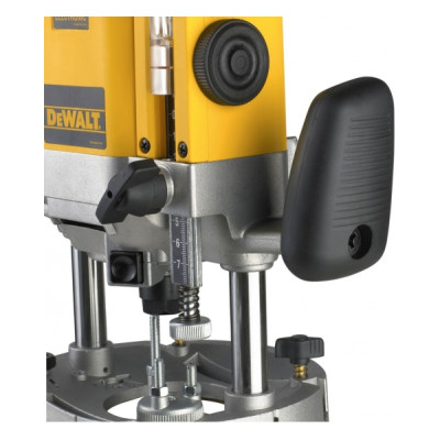 Фрезер DeWalt DW625E