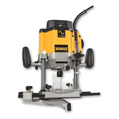 Фрезер DeWalt DW625E